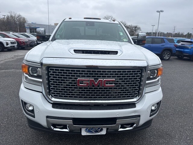 2017 Gmc Sierra 2500 HD Denali photo 2