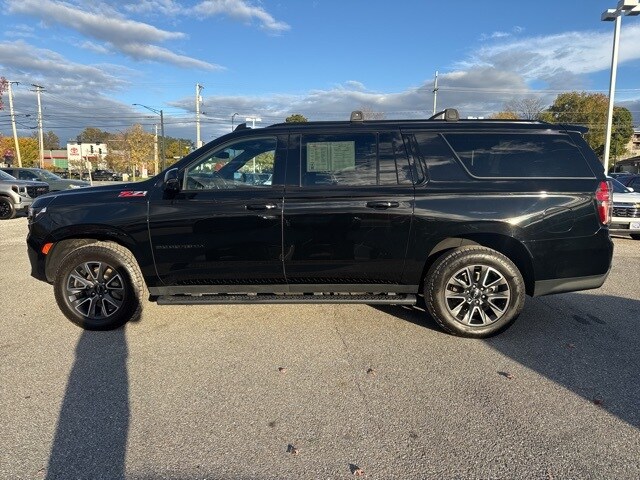 2023 Chevrolet Suburban Z71 photo 2