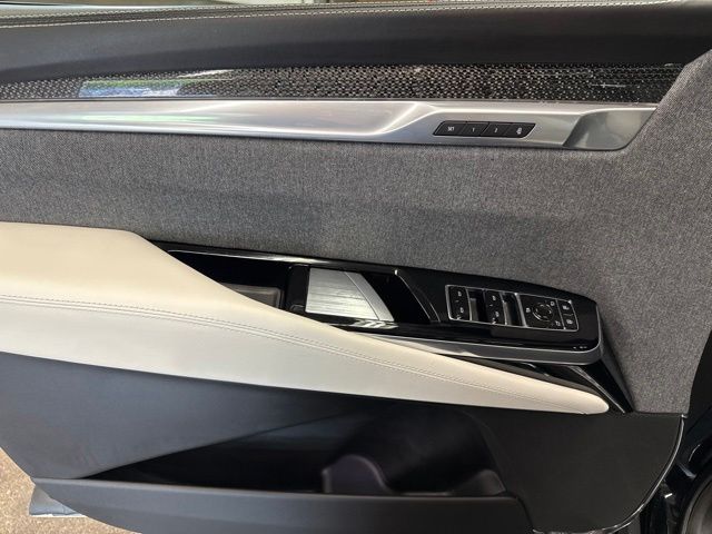 2025 Cadillac Escalade V-Series - Photo 11