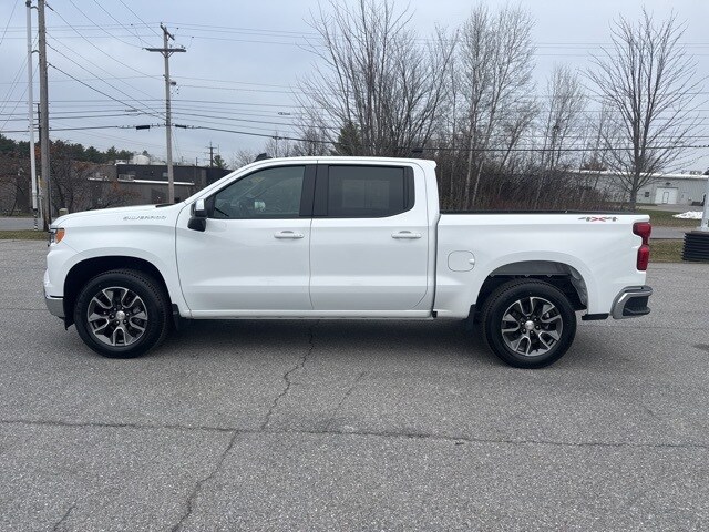 2024 Chevrolet Silverado 1500 LT photo 3