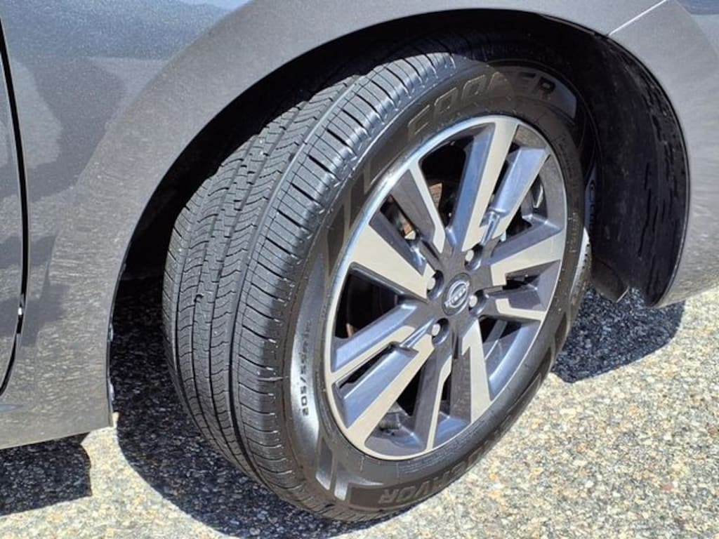 Used 2023 Nissan Versa 1.6 SV Sedan