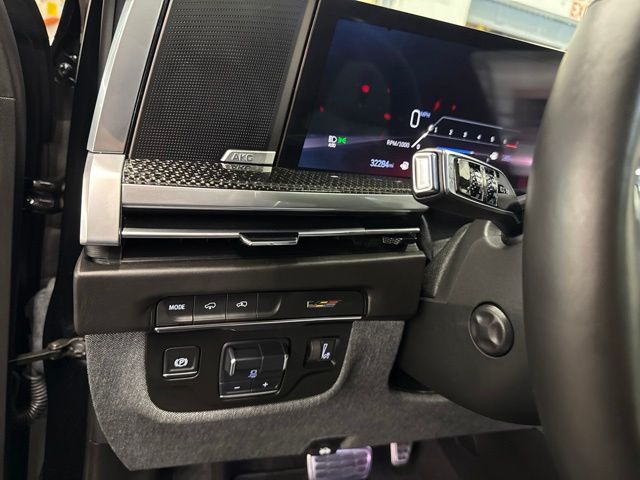 2025 Cadillac Escalade V-Series - Photo 20