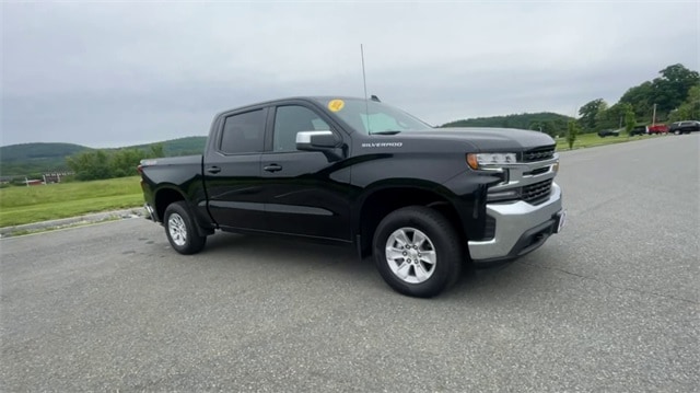 Used 2021 Chevrolet Silverado 1500 LT with VIN 1GCUYDED7MZ382252 for sale in Burlington, VT