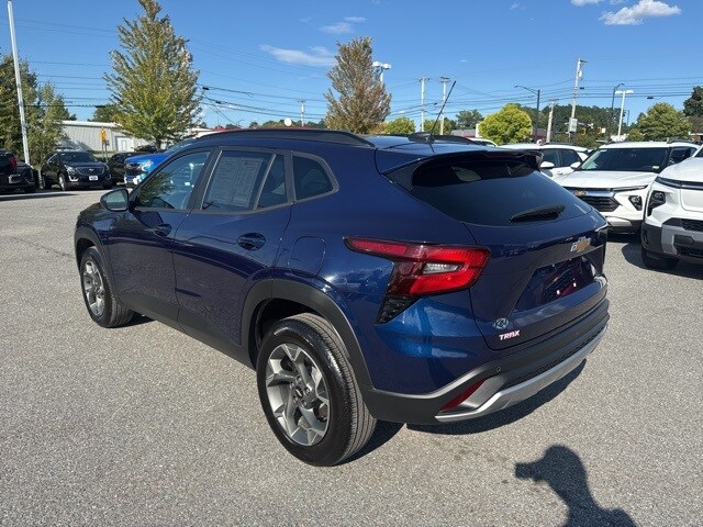 2024 Chevrolet Trax LT photo 4
