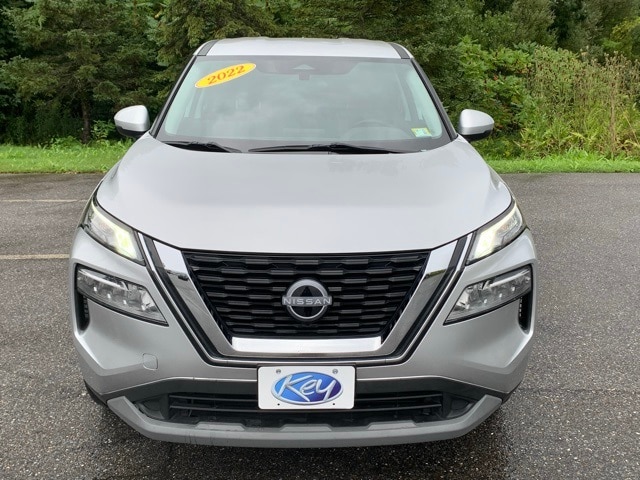 Used 2022 Nissan Rogue SV with VIN 5N1BT3BB6NC701627 for sale in Burlington, VT