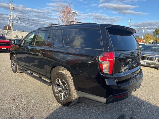 2023 Chevrolet Suburban Z71 photo 3