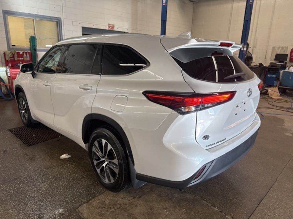 Used 2022 Toyota Highlander XLE SUV