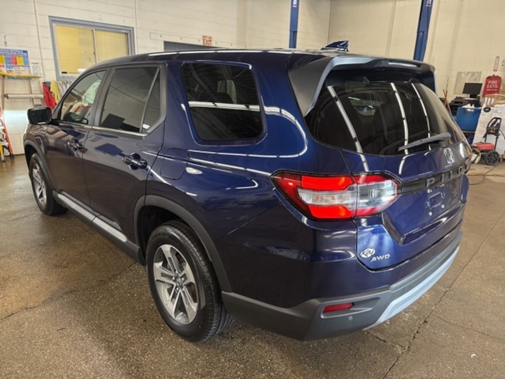 Used 2025 Honda Pilot EX-L SUV