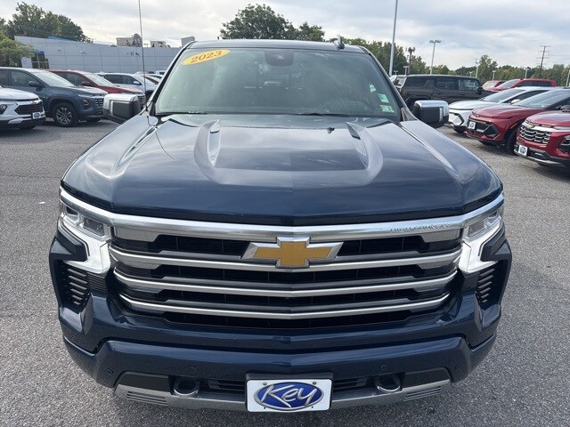 2023 Chevrolet Silverado 1500 High Country photo 2