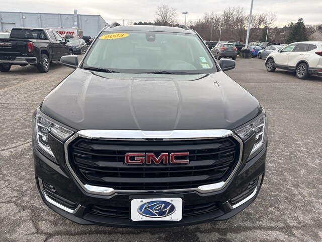 2023 Gmc Terrain SLE photo 2