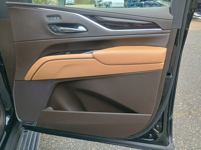 2023 Cadillac Escalade Sport - Photo 12