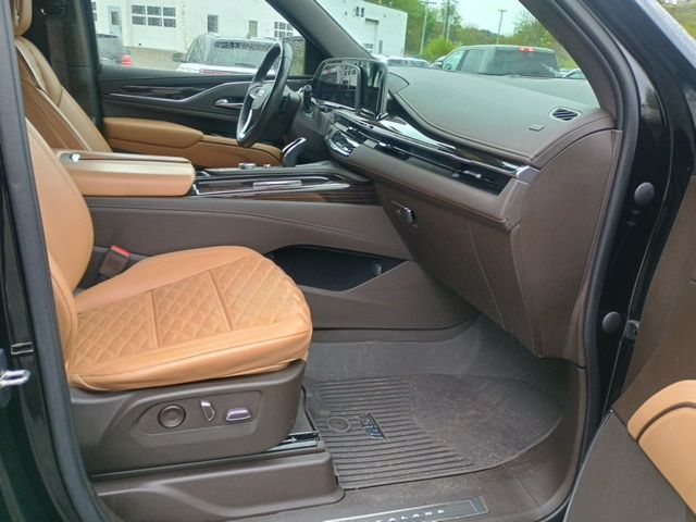 2023 Cadillac Escalade Sport - Photo 14