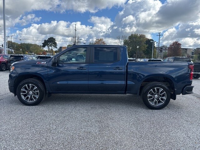 2023 Chevrolet Silverado 1500 RST photo 2