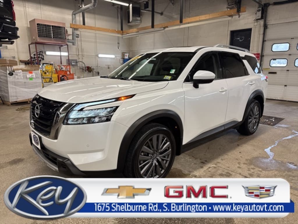 Used 2025 Nissan Pathfinder SL SUV