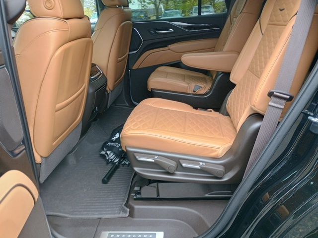2023 Cadillac Escalade Sport - Photo 21