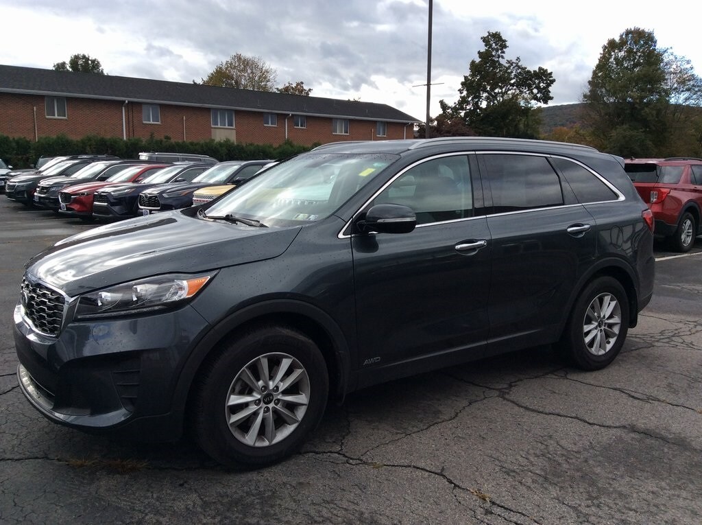 2019 Kia Sorento LX photo 2