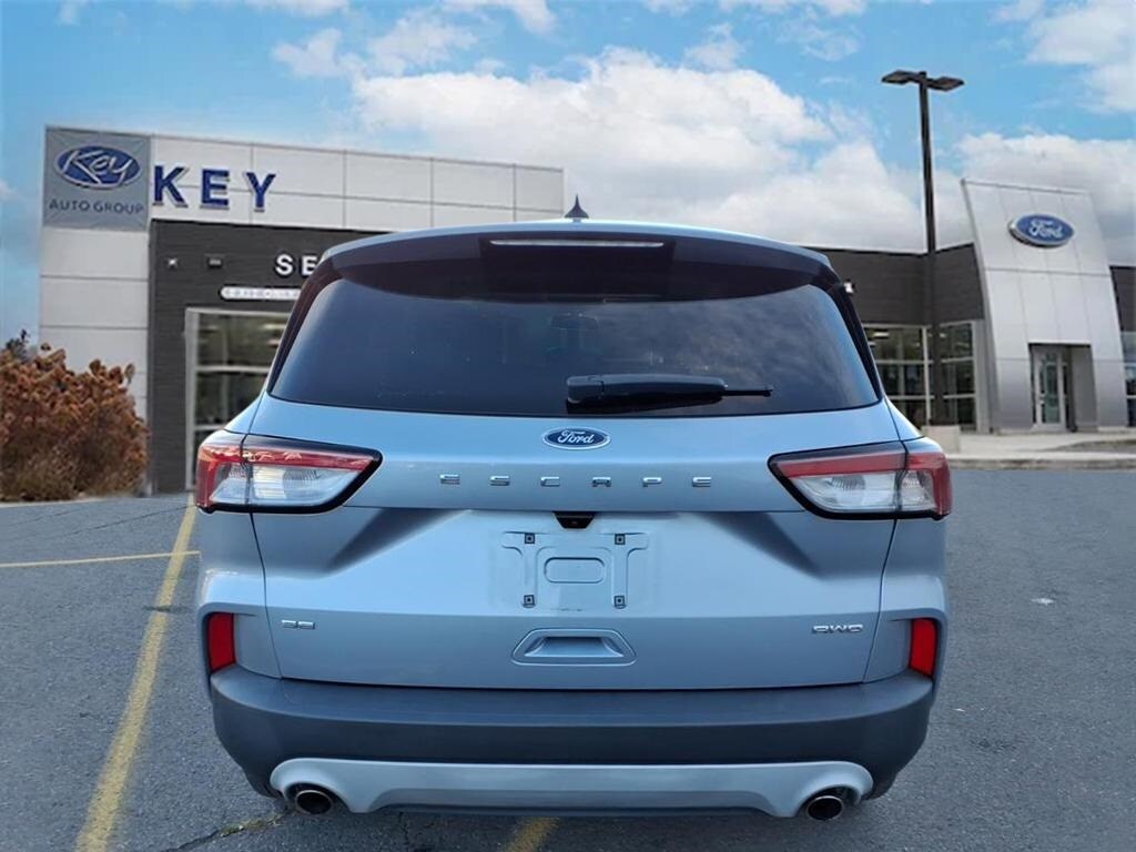 2022 Ford Escape SE photo 4