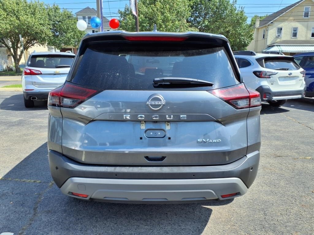 2023 Nissan Rogue SV photo 4