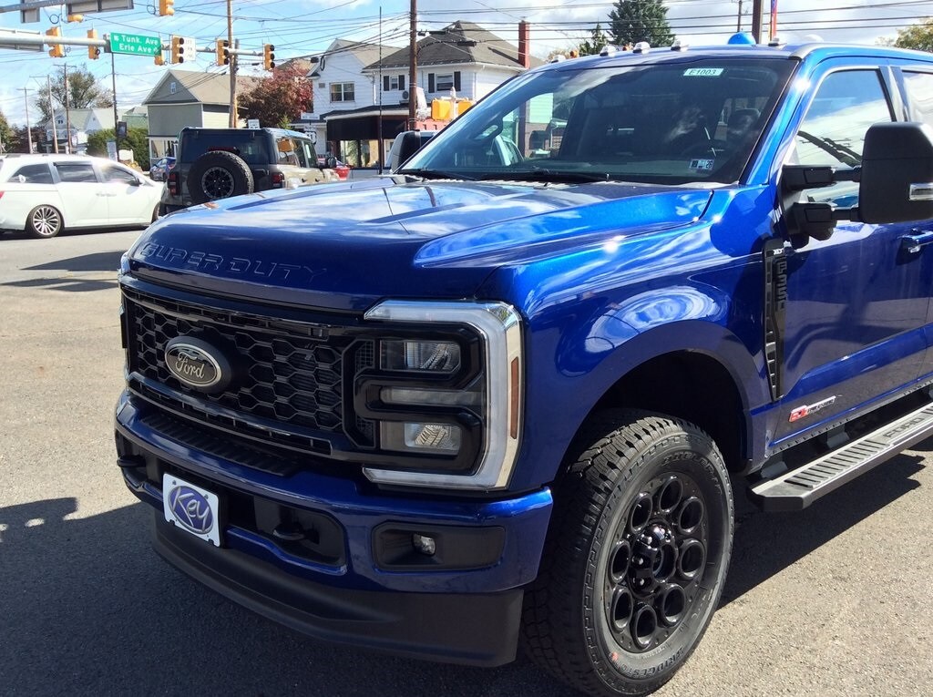 2026 Ford F-350 XLT photo 3