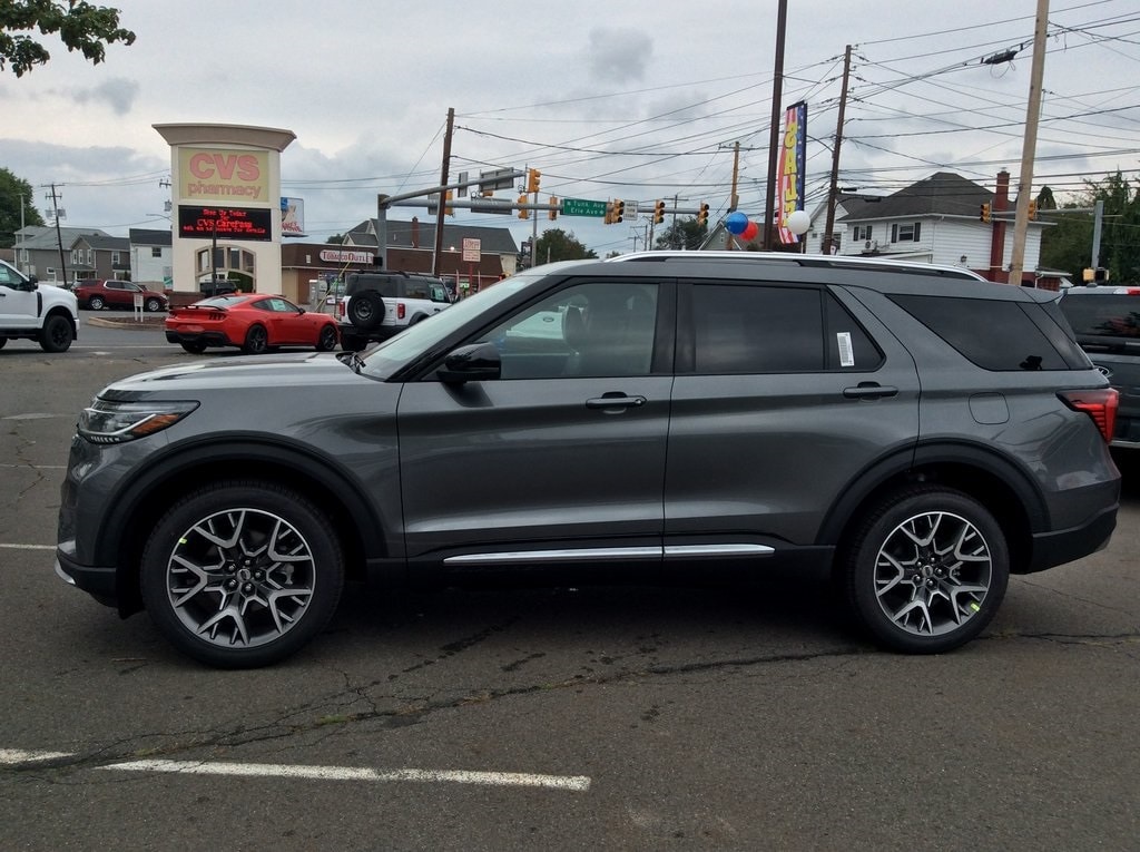 2025 Ford Explorer Platinum photo 2