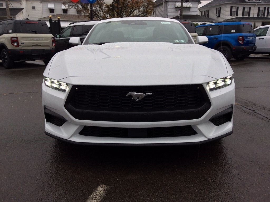 2026 Ford Mustang EcoBoost Premium photo 4