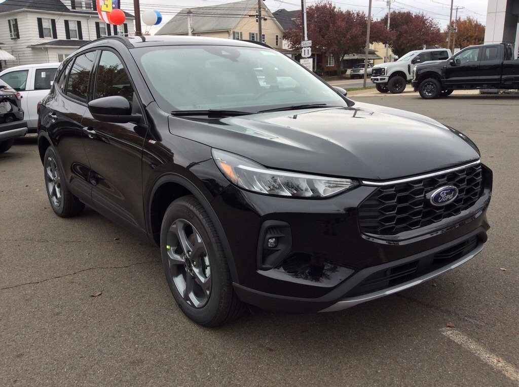 2026 Ford Escape Hybrid ST-Line Select photo 3