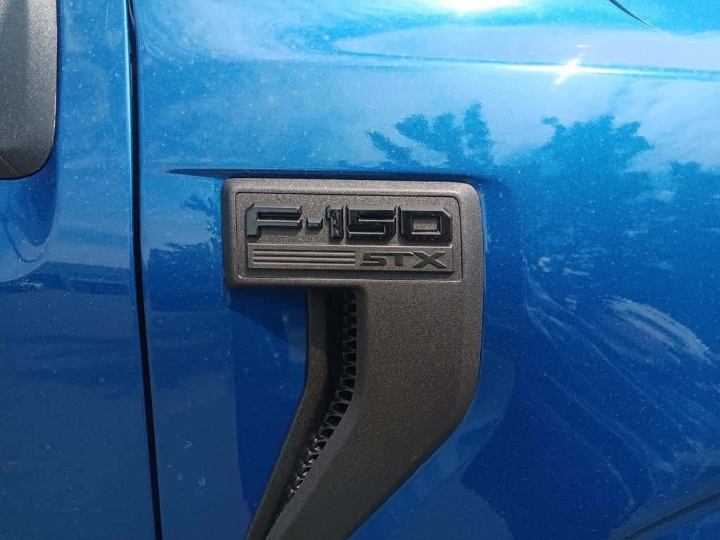 2025 Ford F-150 STX photo 4