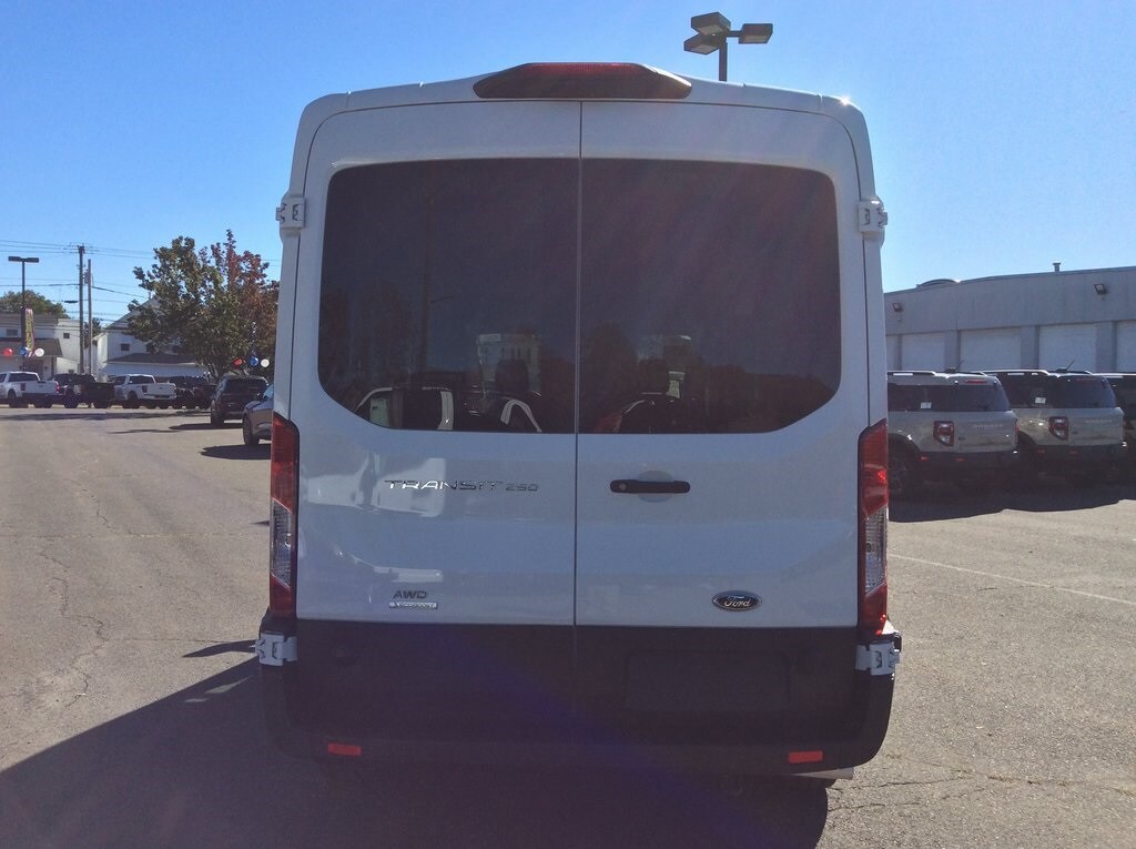 2025 Ford Transit photo 3