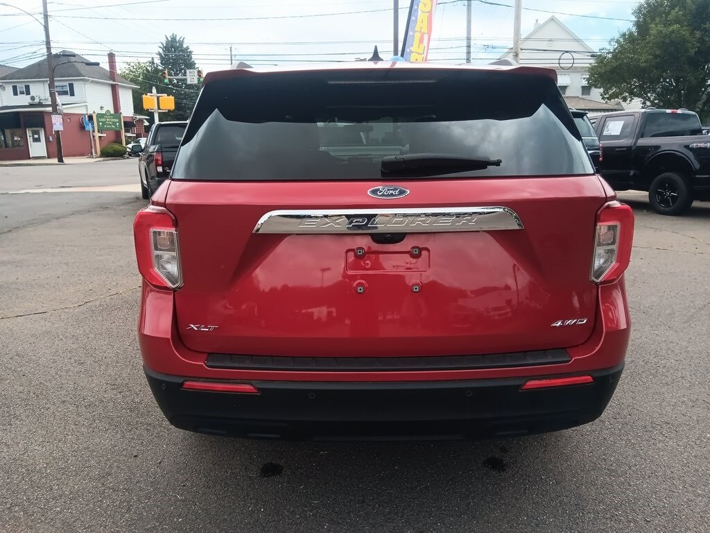 2023 Ford Explorer XLT photo 4