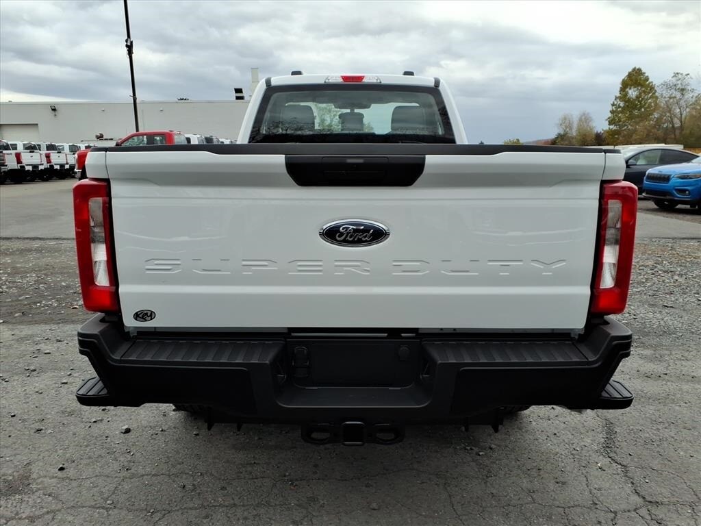 2026 Ford F-350 photo 4