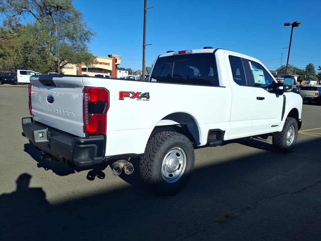 2026 Ford F-250 photo 3