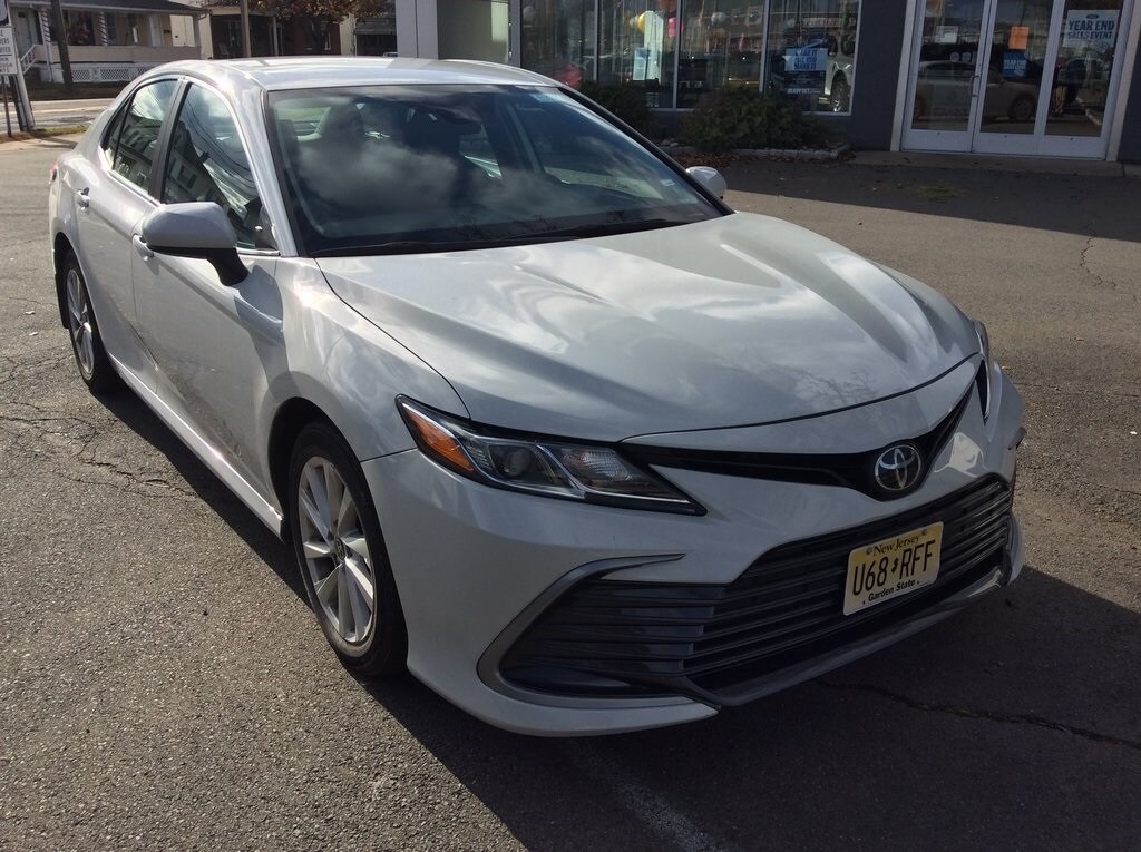2023 Toyota Camry LE photo 2