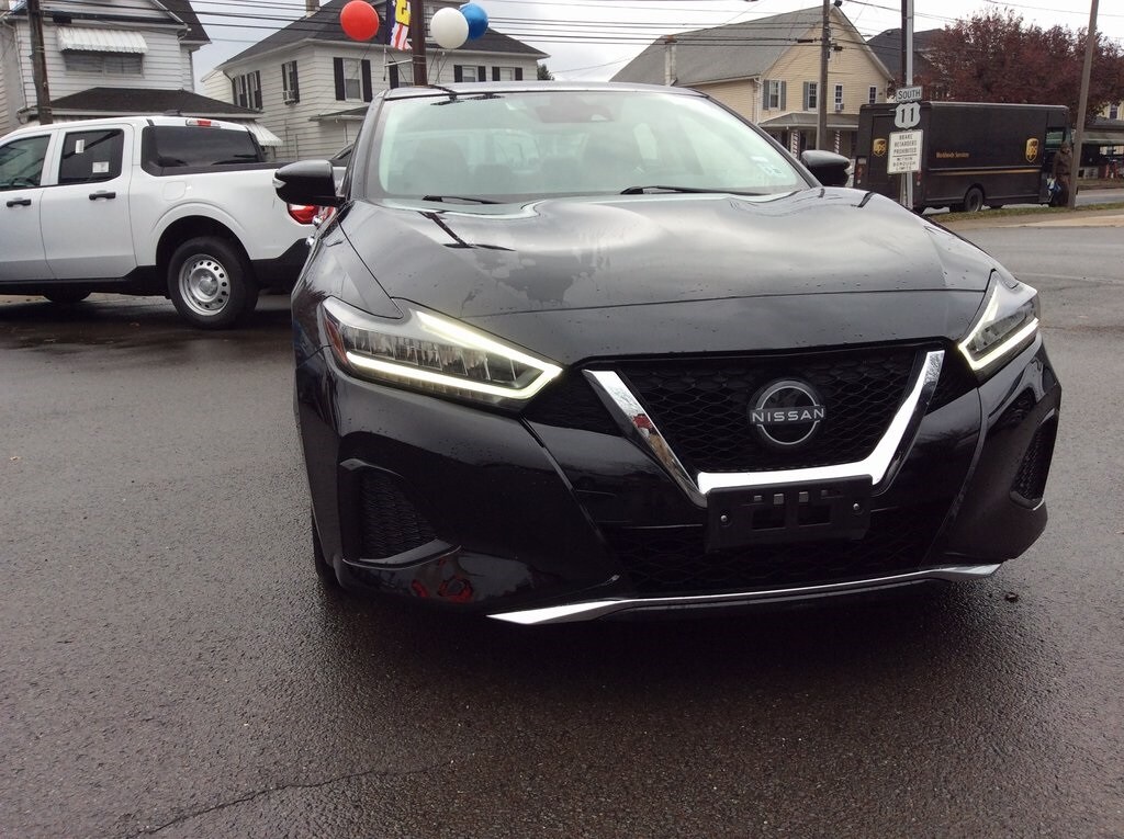 2023 Nissan Maxima SV photo 3