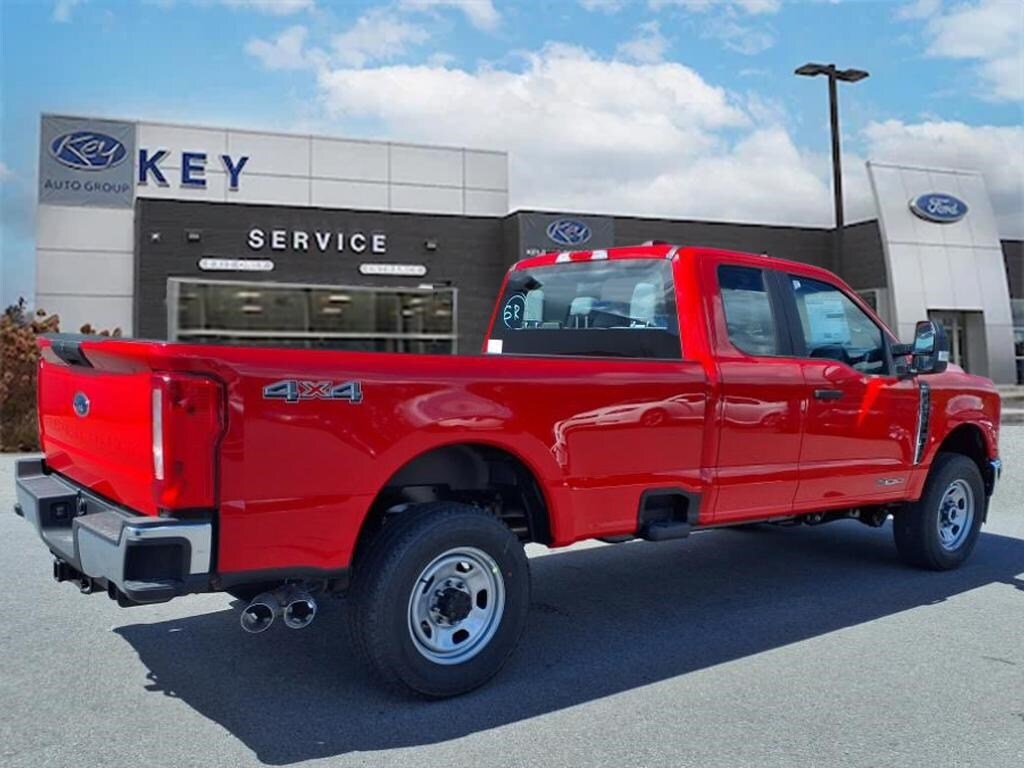 2026 Ford F-350 photo 3