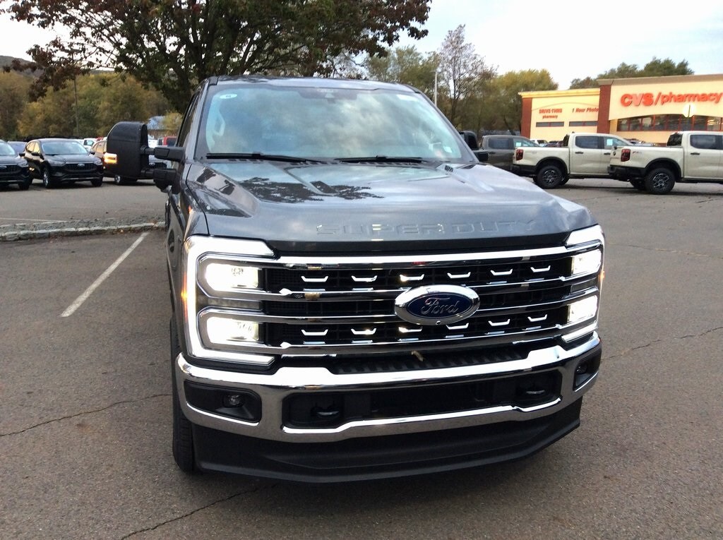 2026 Ford F-350 photo 2