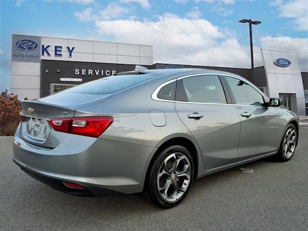 2023 Chevrolet Malibu 1LT photo 3