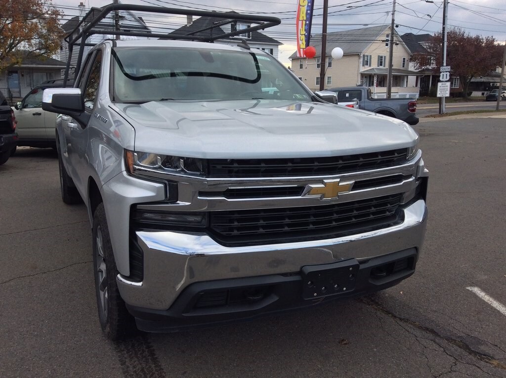 2020 Chevrolet Silverado 1500 LT photo 3