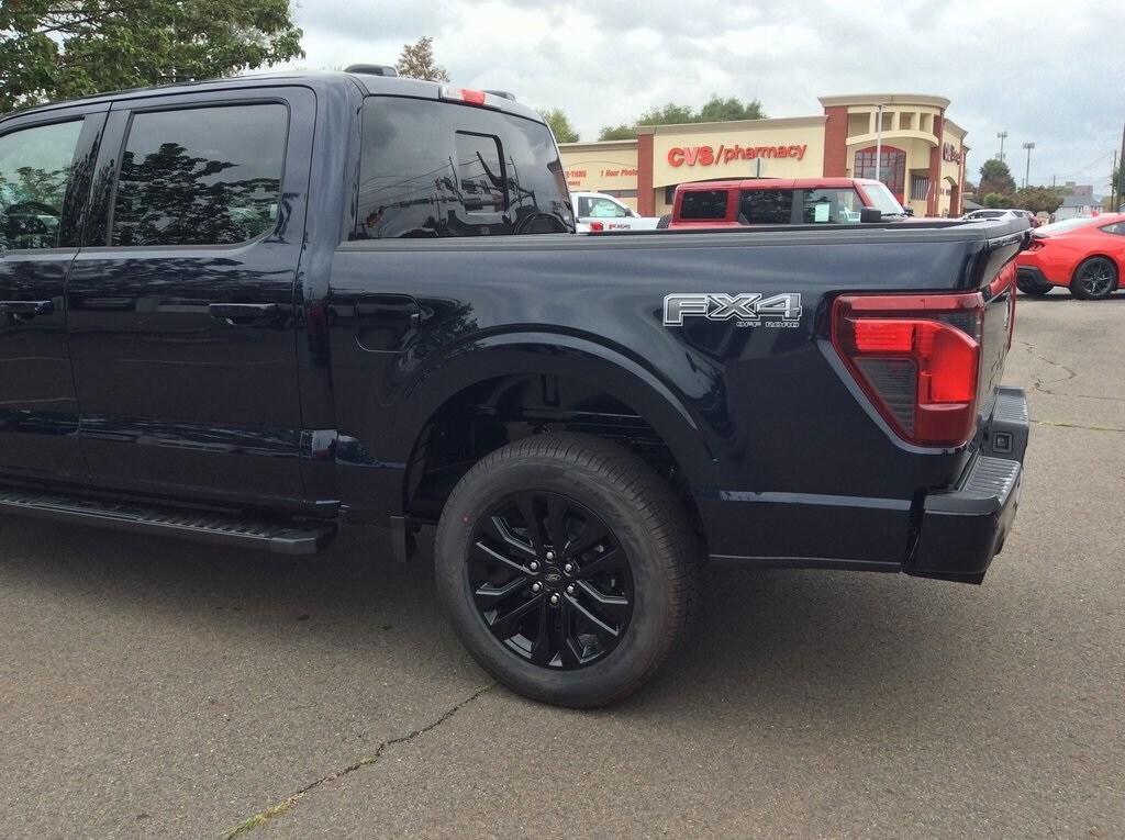 2025 Ford F-150 XLT photo 3