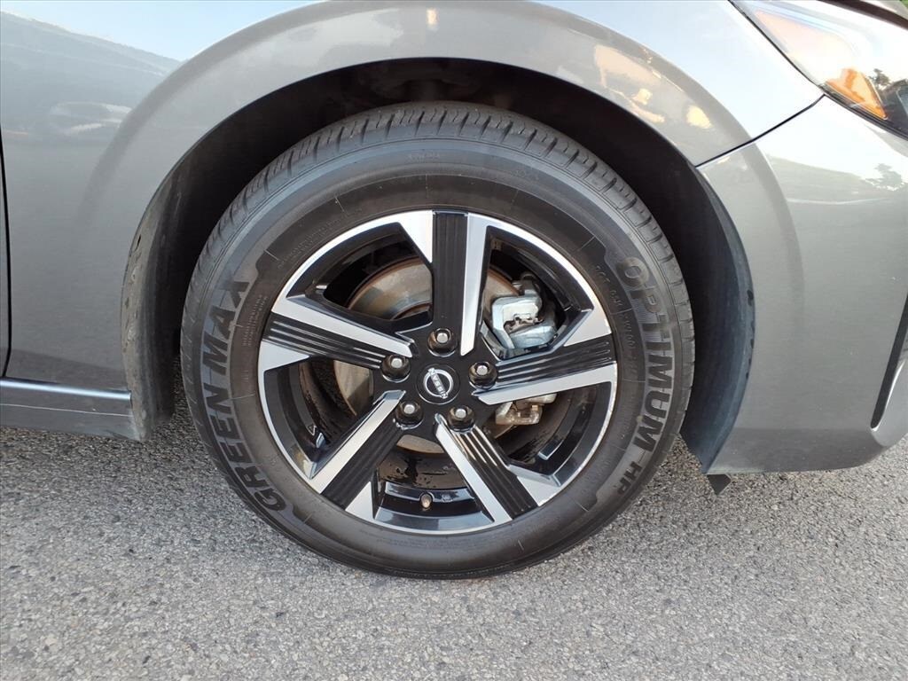 2024 Nissan Sentra SV photo 3