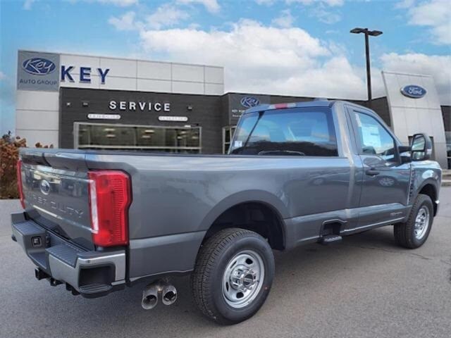 2024 Ford F-350 photo 3