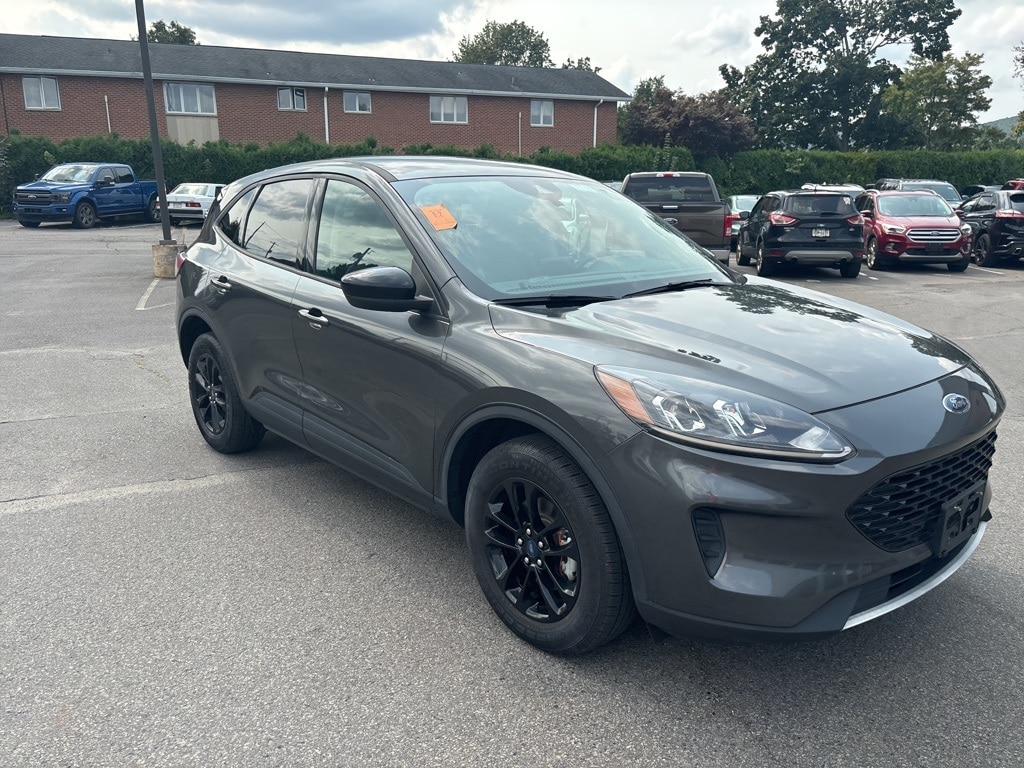 Used 2020 Ford Escape SE with VIN 1FMCU9BZ5LUB53161 for sale in Exeter, PA