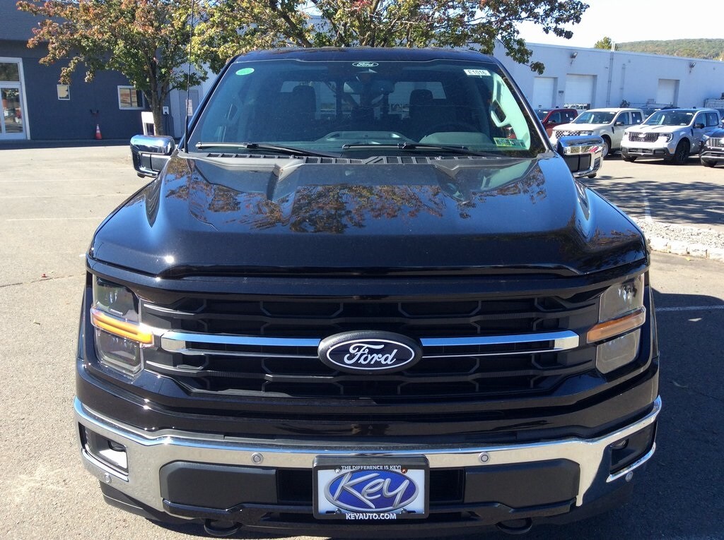 2025 Ford F-150 XLT photo 3