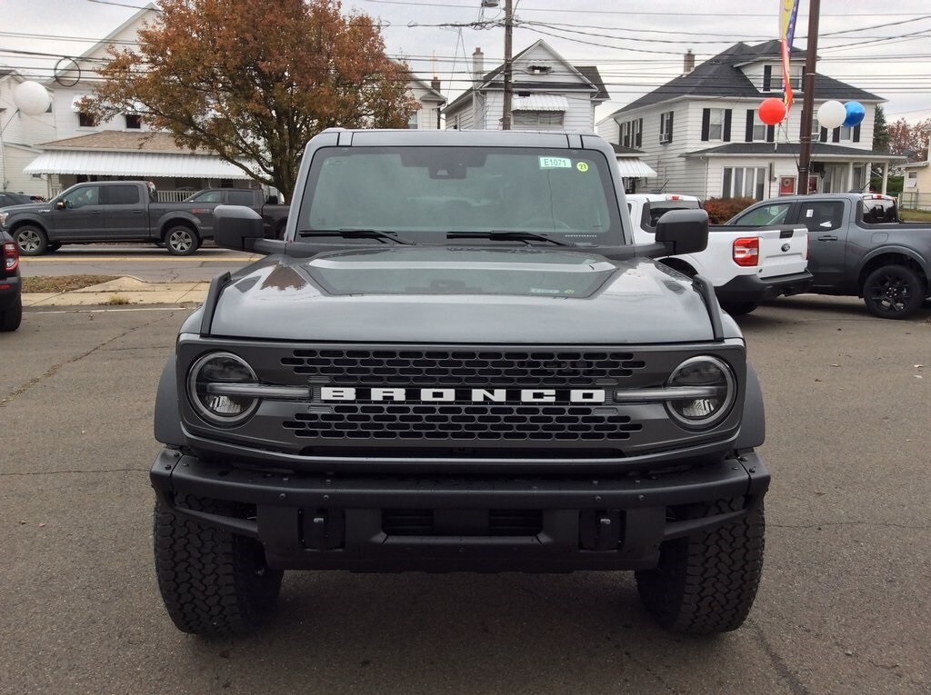 2025 Ford Bronco Badlands photo 3