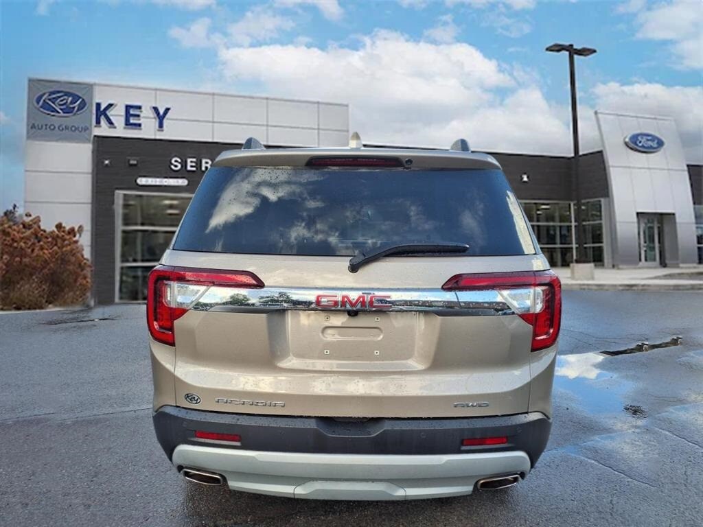2023 Gmc Acadia SLE photo 4