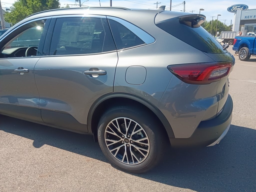 2024 Ford Escape Plug-In Hybrid Base photo 2