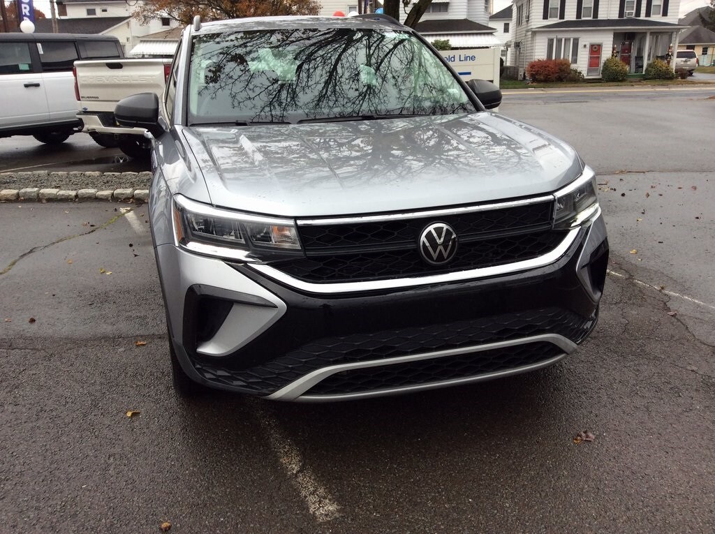 2024 Volkswagen Taos S photo 2