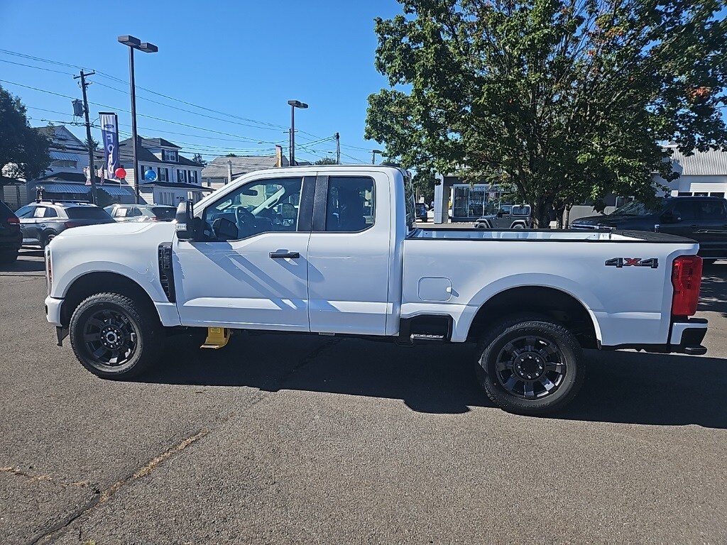 2026 Ford F-250 photo 2