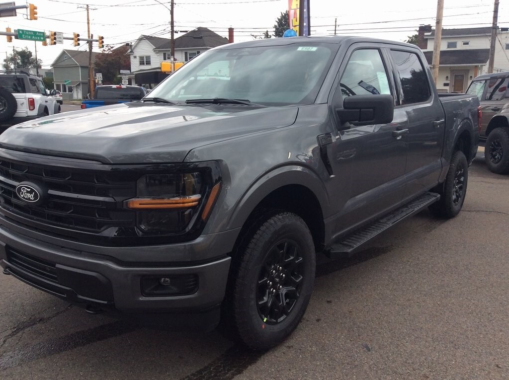 2025 Ford F-150 XLT photo 4