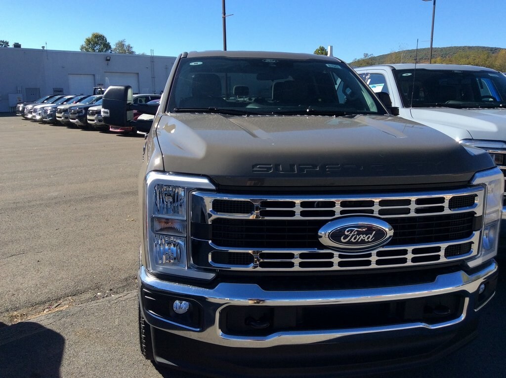 2026 Ford F-350 photo 2