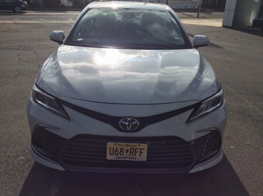 2023 Toyota Camry LE photo 3